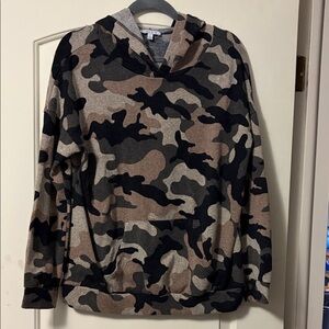 White Birch Textured Camo Pullover Knit Hoodie with front pocket Size Large